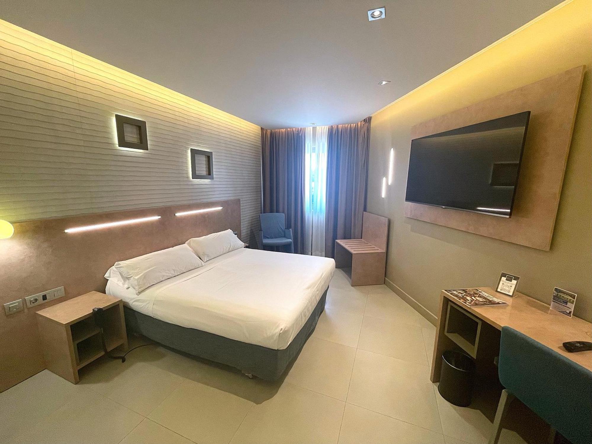 Felix Hotel Valls Luaran gambar
