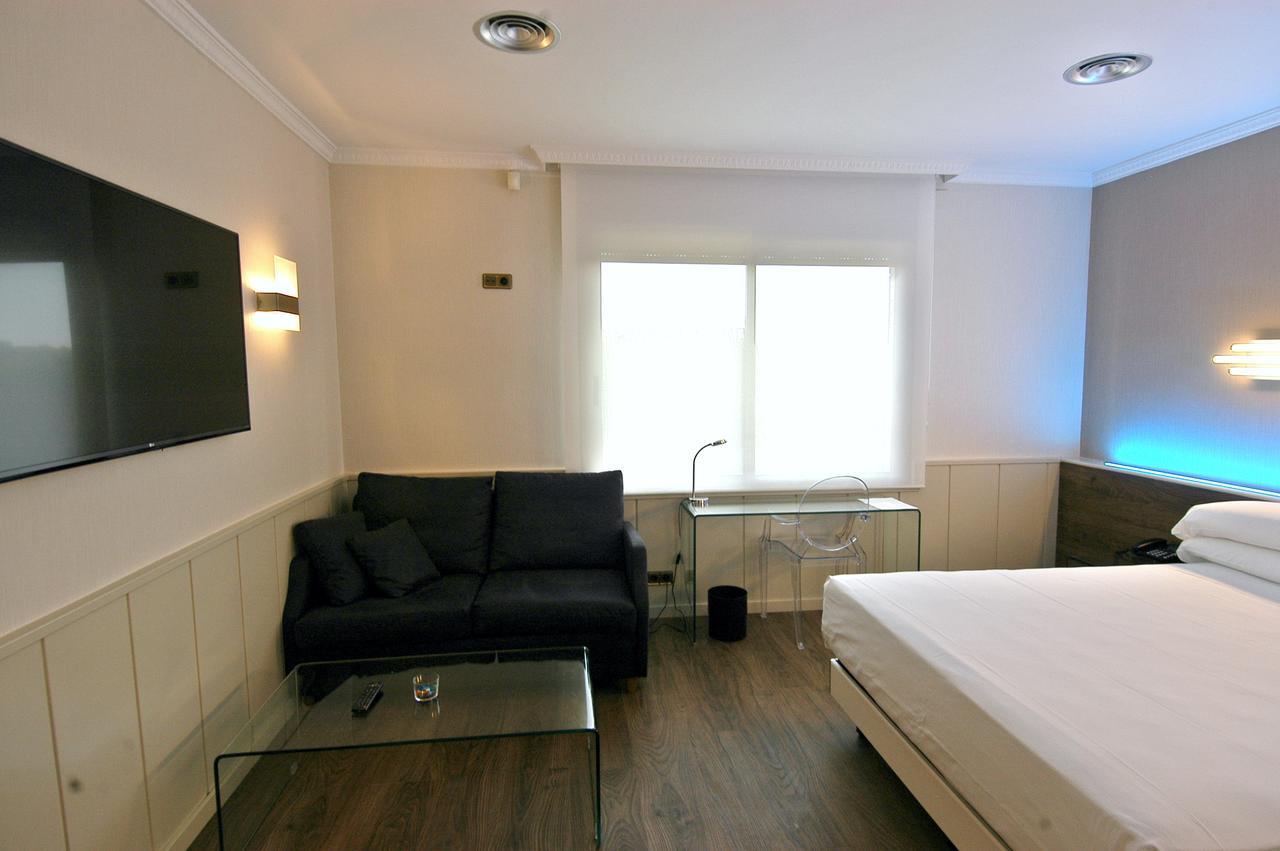 Felix Hotel Valls Bilik gambar